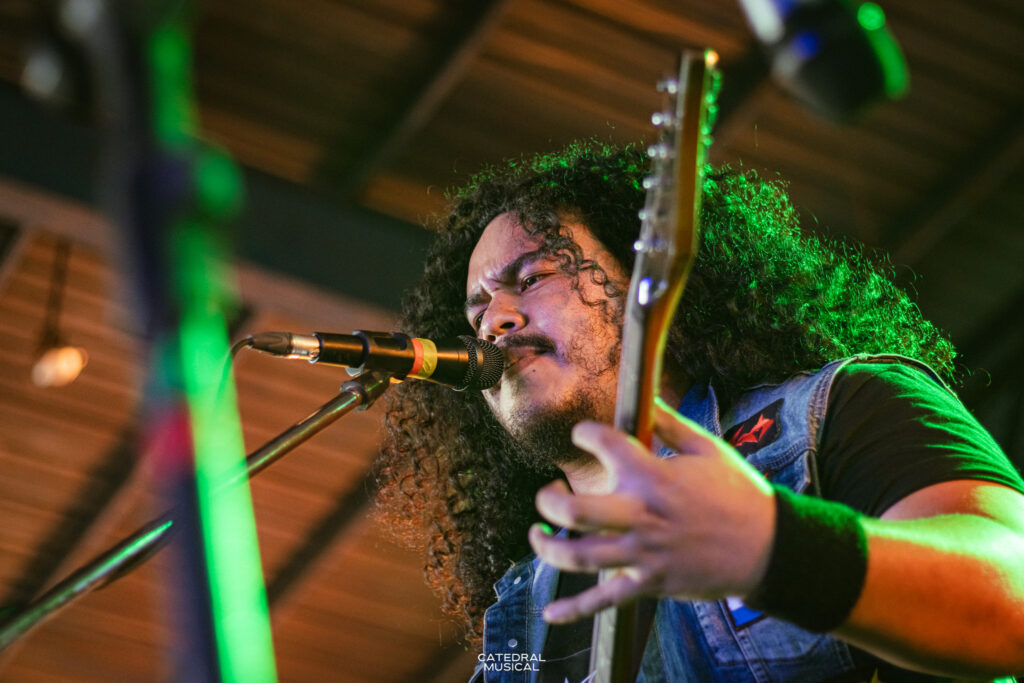 Danny Lopez, vocalista de Masakre, presentación en vivo